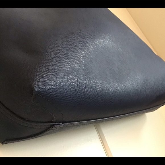 Tommy Hilfiger Reversible Tote Navy / Floral - Picture 8 of 8